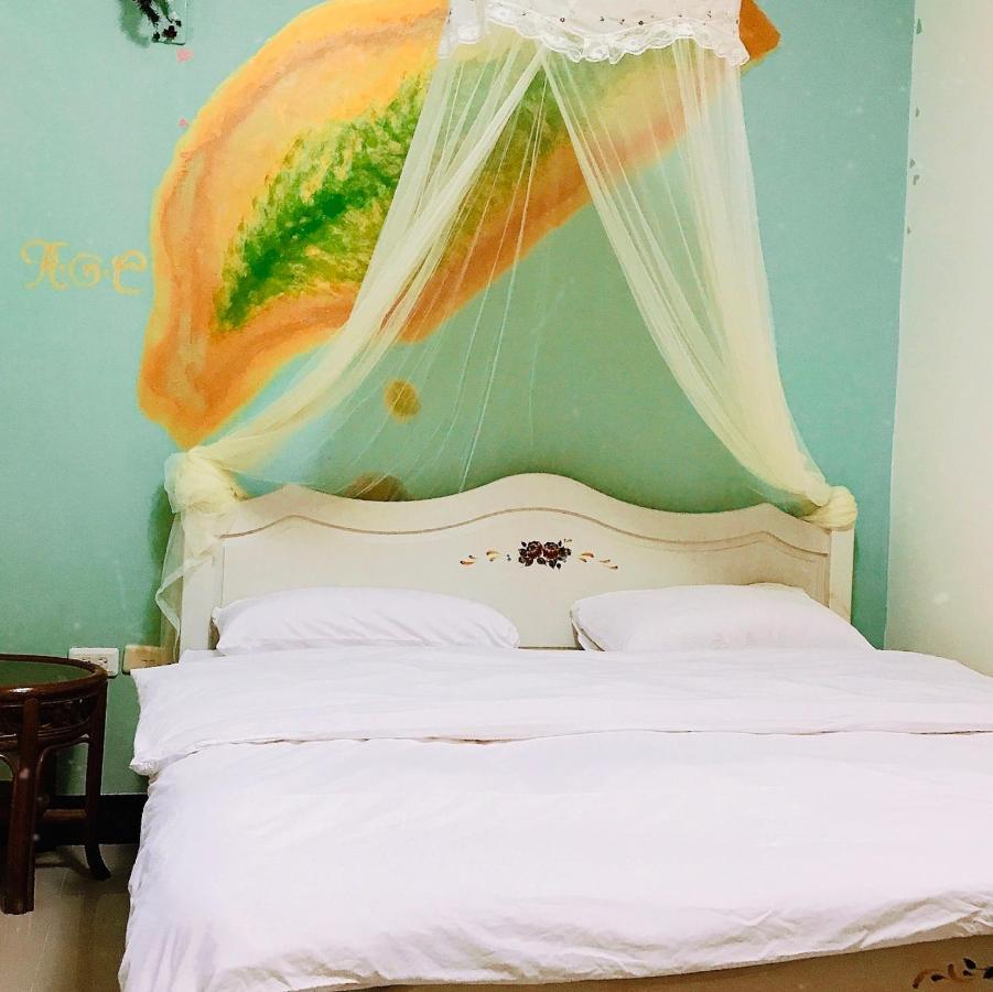 花園夜市易民宿 Tainan Zewnętrze zdjęcie